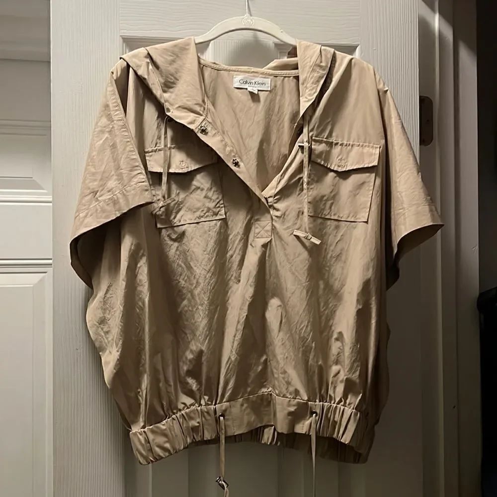 Calvin Klein Exclusive Hooded Rain Jacket - Short Sleeve - NWOT - Size Small